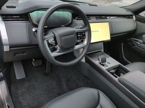 New 2026 Land Rover Range Rover Long Wheelbase SE image 2