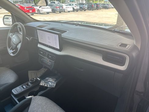 New 2025 Ford Maverick XLT image 15