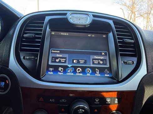 Used 2012 Chrysler 300 Limited image 22