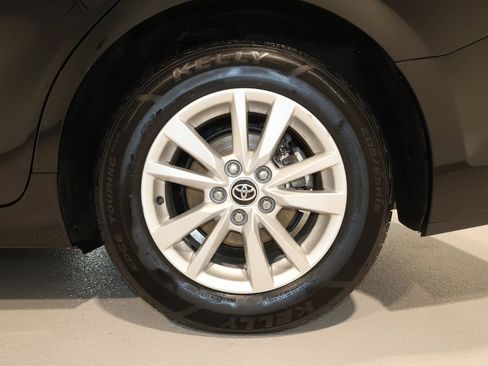 Used 2025 Toyota Camry LE FWD image 33