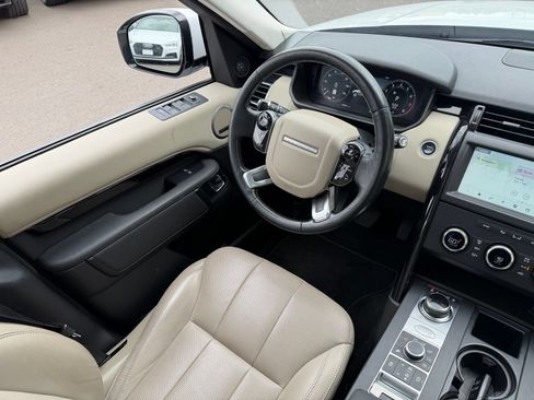 Used 2019 Land Rover Discovery SE AWD/4WD image 6