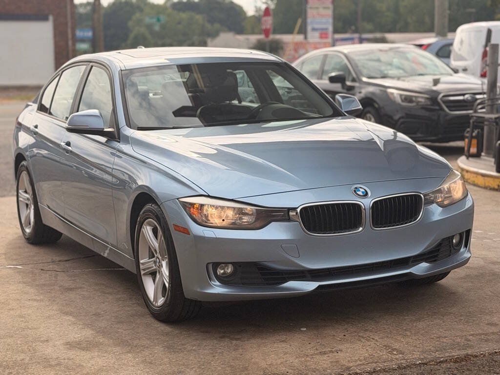 Used 2014 BMW 328i xDrive Sedan AWD/4WD image 2