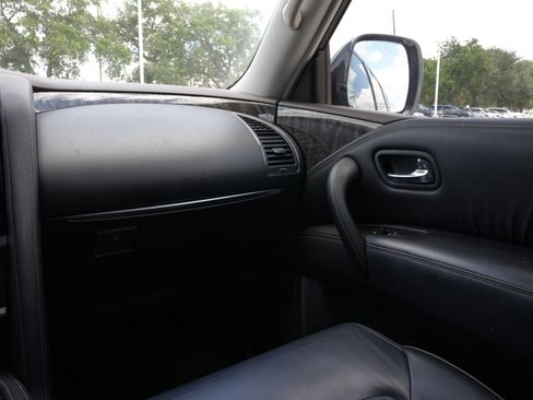 Used 2023 Nissan Armada Platinum w/ Captain's Chairs Package RWD image 8