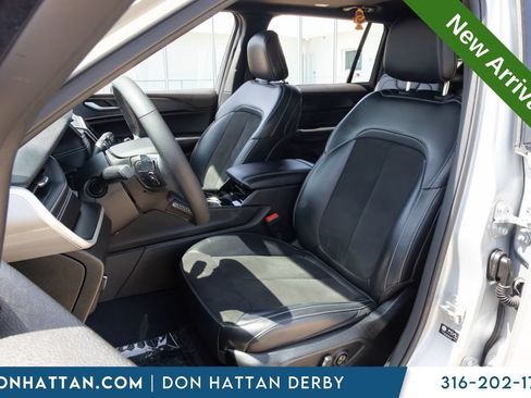 Used 2023 Jeep Grand Cherokee L Laredo AWD/4WD image 12
