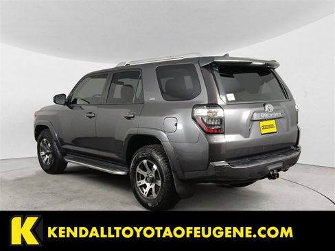 Used 2016 Toyota 4Runner SR5 image 3