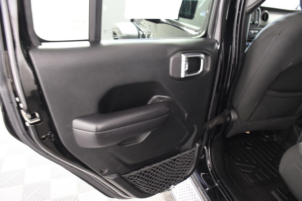 Used 2018 Jeep Wrangler Unlimited Sport S AWD/4WD image 24