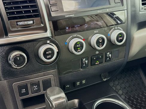 Used 2020 Toyota Sequoia Limited AWD/4WD image 18