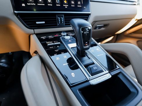 Certified 2023 Porsche Cayenne image 20