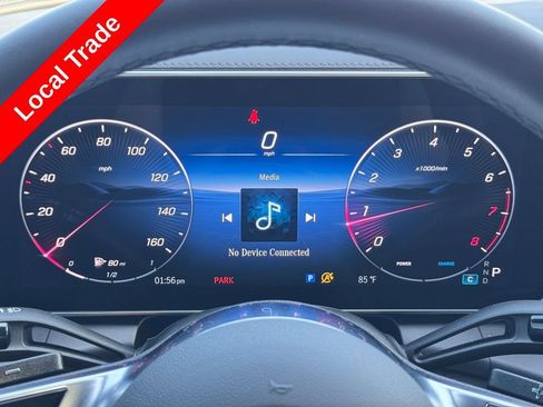 Used 2025 Mercedes-Benz GLC 300 4MATIC image 3