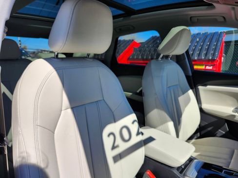 Used 2025 Audi Q5 Premium Plus w/ Premium Plus image 14