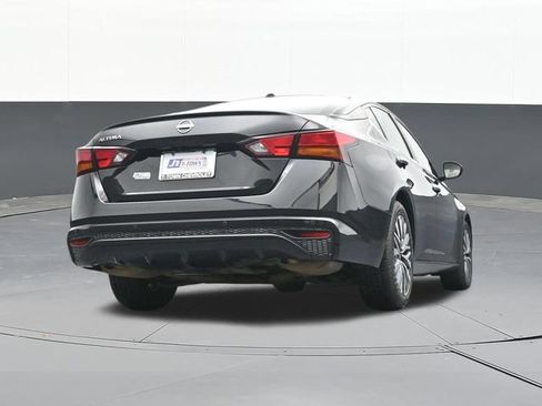 Used 2025 Nissan Altima 2.5 SV FWD image 46