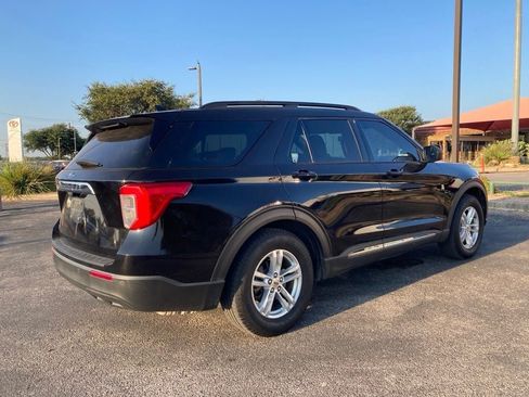 Used 2020 Ford Explorer XLT RWD image 4