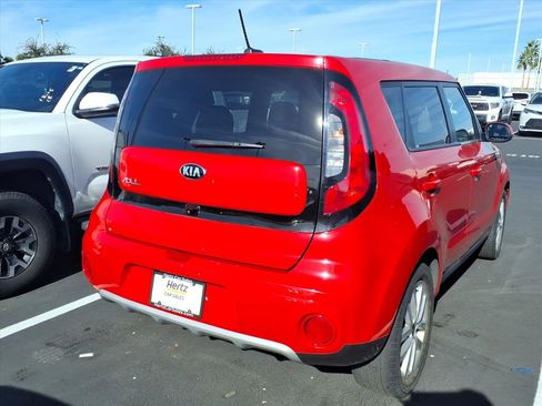 Used 2019 Kia Soul + image 3
