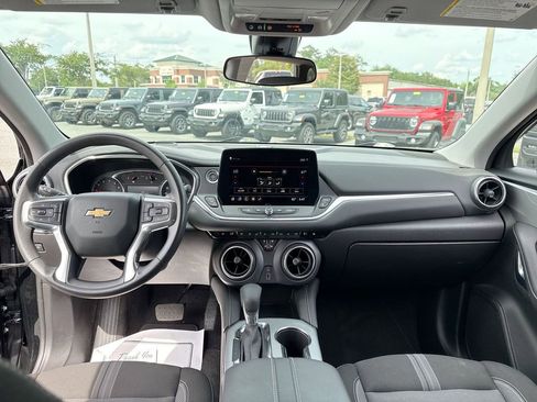 Used 2025 Chevrolet Blazer LT FWD image 26