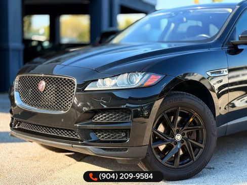 Used 2018 Jaguar F-PACE Premium image 2