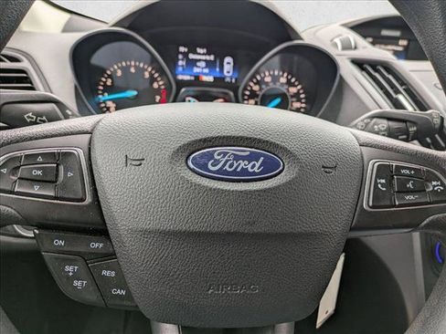Used 2018 Ford Escape SE FWD image 14