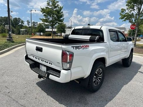 Used 2020 Toyota Tacoma TRD Sport AWD/4WD image 9