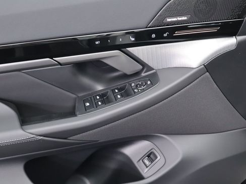 Certified 2025 BMW 530i 530i w/ M Sport Package image 25