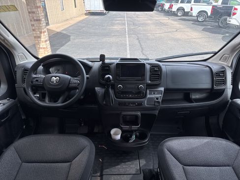 Used 2025 RAM ProMaster 2500 w/ Convenience Group FWD image 5