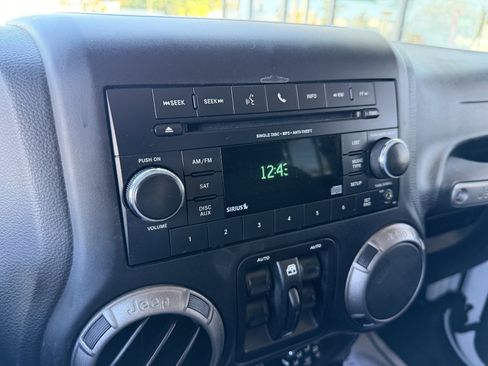 Used 2018 Jeep Wrangler Unlimited Sport S image 12