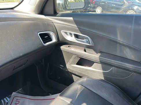 Used 2017 Chevrolet Equinox Premier w/ Enhanced Convenience Package FWD image 12