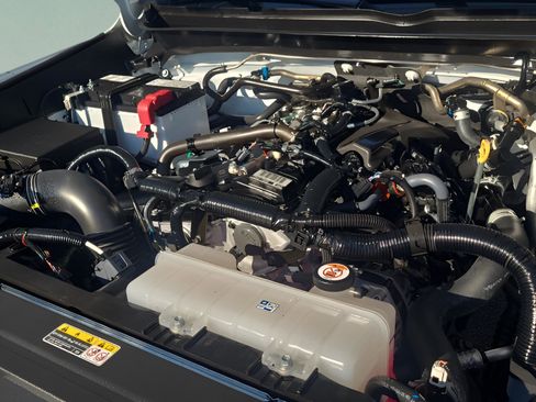 Certified 2025 Toyota Tacoma SR5 image 29