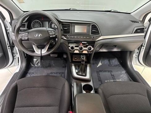 Used 2019 Hyundai Elantra SE w/ Cargo Package FWD image 2
