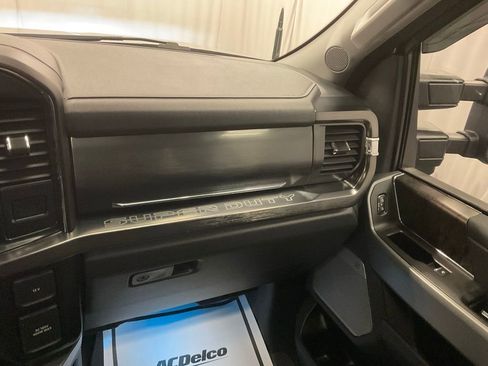 Used 2024 Ford F250 Lariat w/ Sport Appearance Package image 29