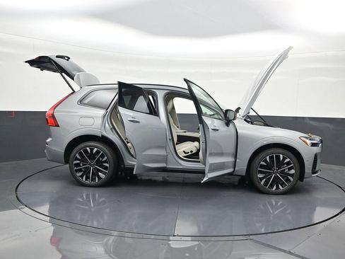 New 2026 Volvo XC60 T8 Ultra w/ Protection Package Premier AWD/4WD image 29