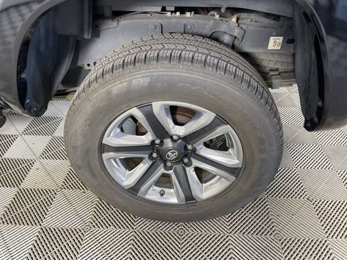 Used 2019 Toyota Tacoma Limited AWD/4WD image 19