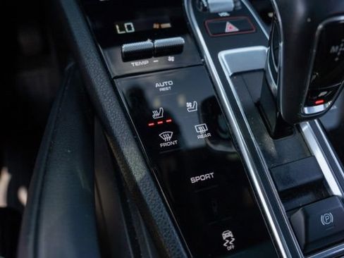 Used 2020 Porsche Cayenne AWD/4WD image 23