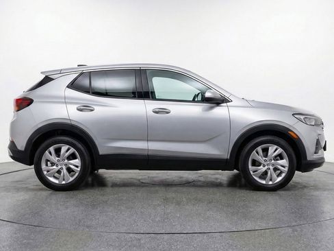Used 2025 Buick Encore GX Preferred FWD image 11