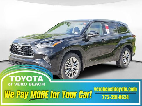 New 2026 Toyota Highlander Platinum AWD/4WD image 1