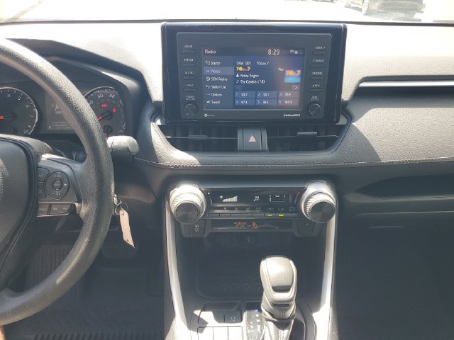 Used 2021 Toyota RAV4 LE FWD image 13