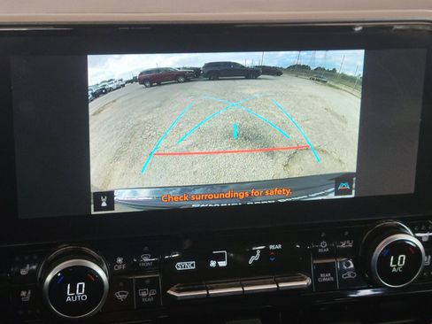 Used 2023 Toyota Highlander Limited image 20