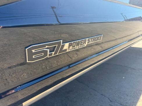 Used 2024 Ford F250 Platinum image 11