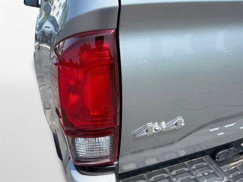 Used 2022 Toyota Tacoma SR image 21