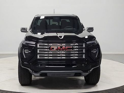 Used 2025 GMC Canyon Denali image 2