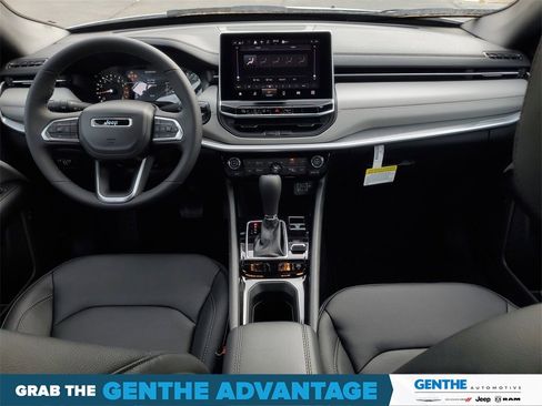 Used 2026 Jeep Compass Limited image 25