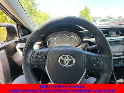 Used 2016 Toyota Corolla LE FWD image 27