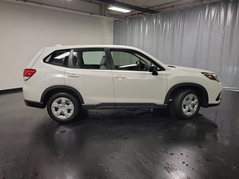 Used 2023 Subaru Forester AWD/4WD image 9