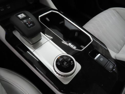 New 2026 Mitsubishi Outlander SEL FWD image 15