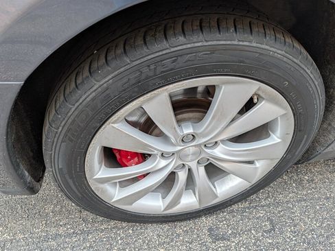 Used 2015 Tesla Model S Performance image 36