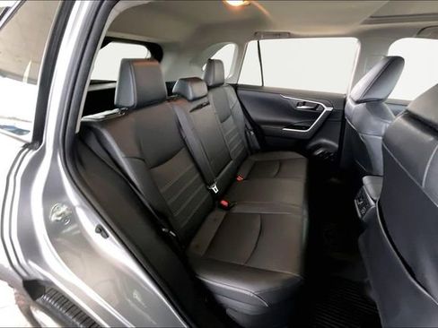 Used 2021 Toyota RAV4 Limited image 17