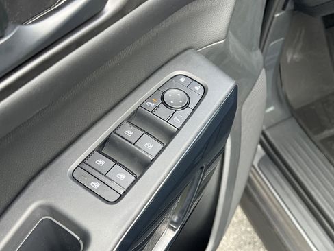 New 2026 Nissan Pathfinder SV image 16