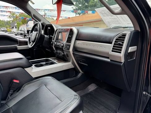 Used 2017 Ford F250 Lariat w/ Lariat Ultimate Package AWD/4WD image 16