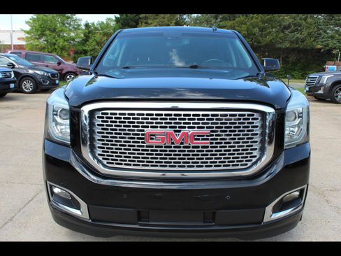 Used 2015 GMC Yukon XL Denali w/ Touring Package image 2
