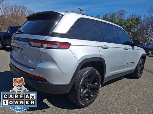 Used 2023 Jeep Grand Cherokee Altitude image 6