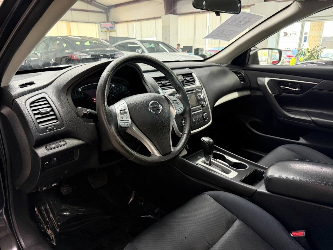 Used 2017 Nissan Altima 2.5 SR w/ Midnight Edition Package FWD image 18