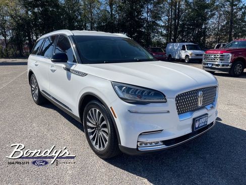 Used 2020 Lincoln Aviator Reserve w/ Elements Package Plus image 2